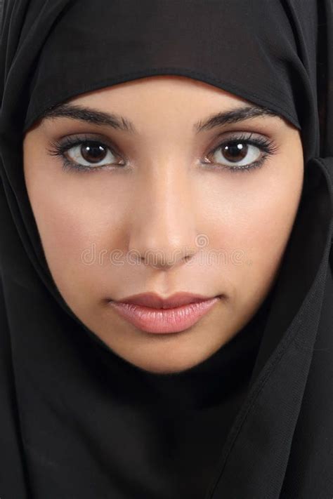 42,823 Most Beautiful Arab Women Stock Photos & High